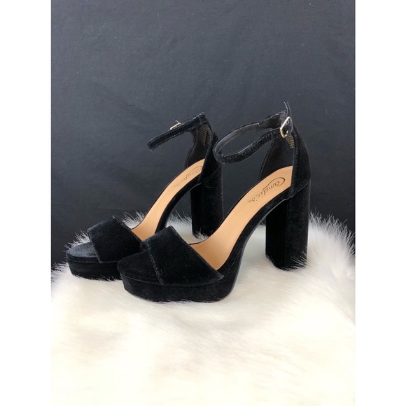 Candie's Shoes - HP❤️ NWOB Velvet platforms